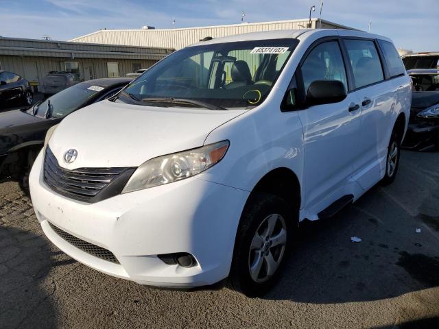 5TDZK3DC1ES513205 - 2014 TOYOTA SIENNA WHITE photo 2