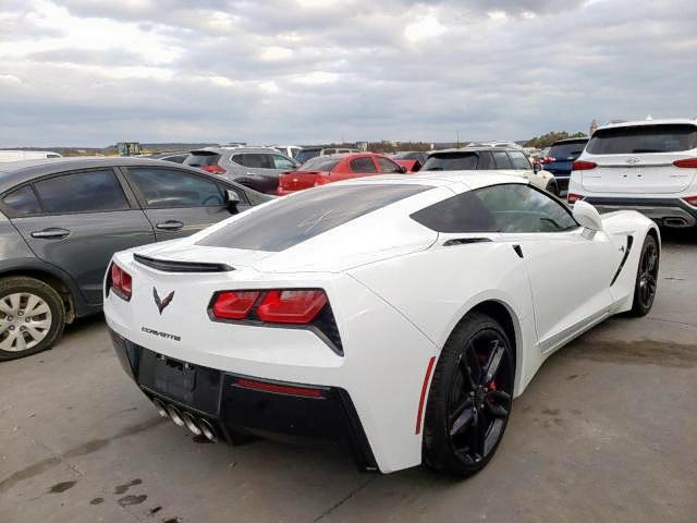 1G1YB2D75K5103817 - 2019 CHEVROLET CORVETTE S WHITE photo 4