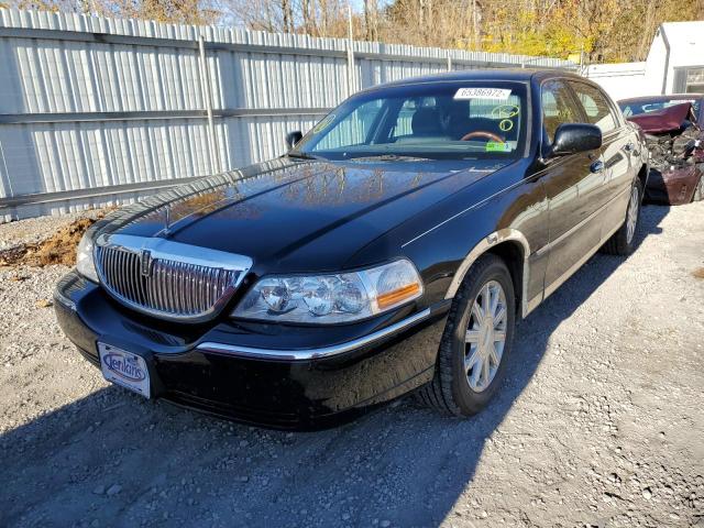 2LNHM82V79X612639 - 2009 LINCOLN TOWN CAR S BLACK photo 2