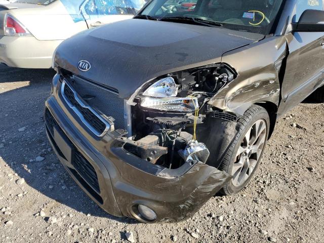 KNDJT2A67C7442053 - 2012 KIA SOUL + GREEN photo 9