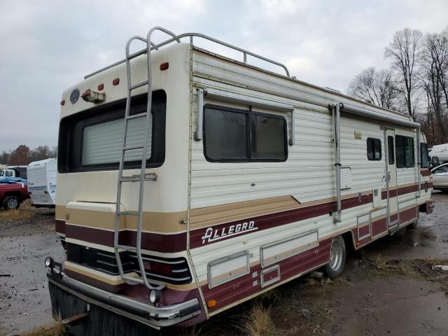 1GBKP37W1J3337331 - 1988 CHEVROLET P30 WHITE photo 4