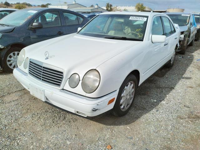 WDBJF25F0WA655840 - 1998 MERCEDES-BENZ E 300TD WHITE photo 2