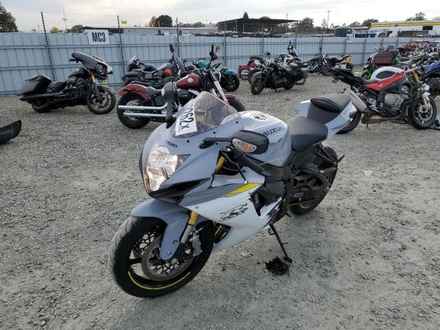 JS1GR7MA4N7101289 - 2022 SUZUKI GSX-R750 GRAY photo 2