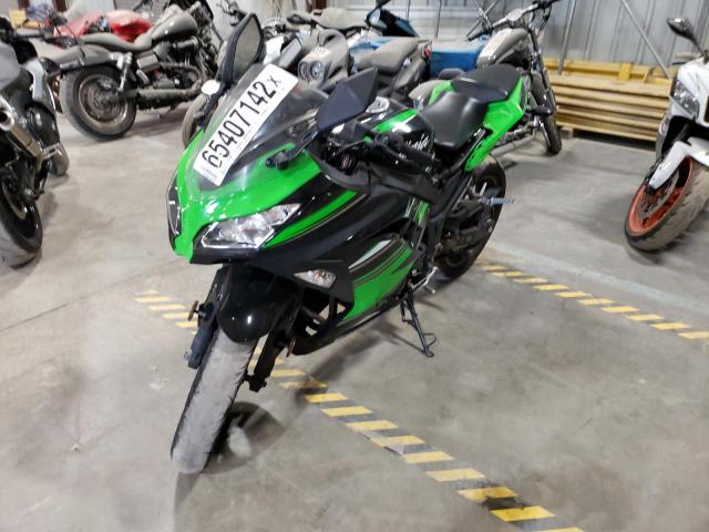 JKAEX8B1XGDA25977 - 2016 KAWASAKI EX300 B GREEN photo 2