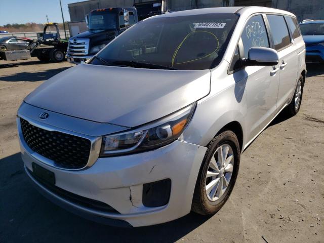 KNDMA5C18G6150087 - 2016 KIA SEDONA L SILVER photo 2