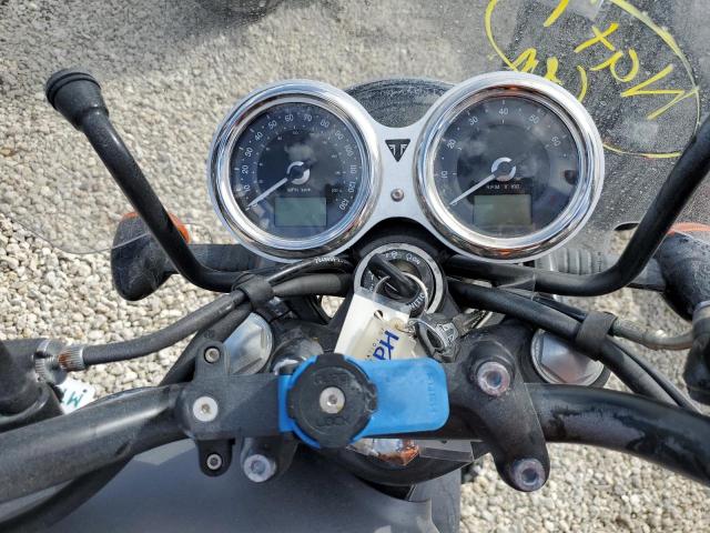 SMTD40HL8JT846401 - 2018 TRIUMPH MOTORCYCLE BONNEVILLE SILVER photo 8