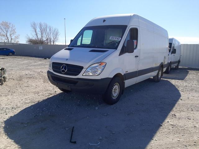 WD3PE8CB7B5577894 - 2011 MERCEDES-BENZ SPRINTER 2 WHITE photo 2