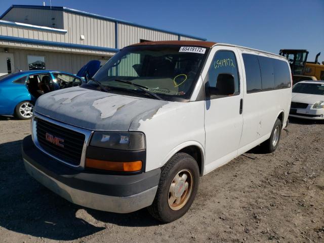 1GKFG15T041138978 - 2004 GMC SAVANA G15 WHITE photo 2