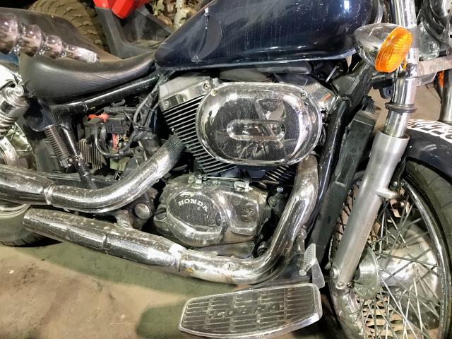 JH2RC44051K504055 - 2001 HONDA VT750 DC BLUE photo 7