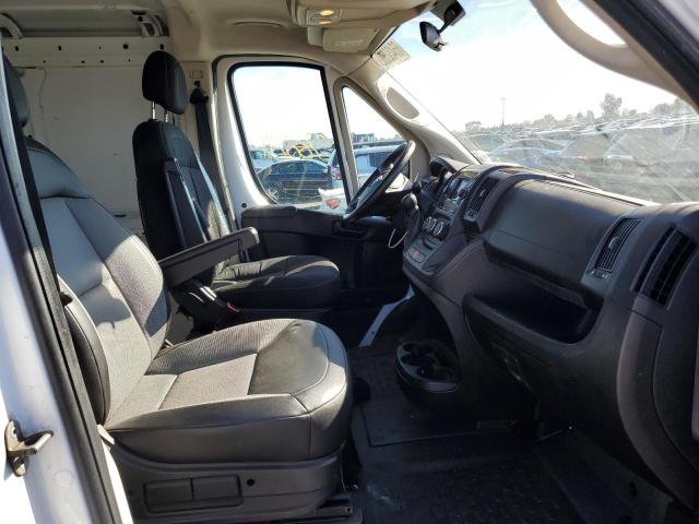 3C6TRVAGXJE100246 - 2018 RAM PROMASTER WHITE photo 5