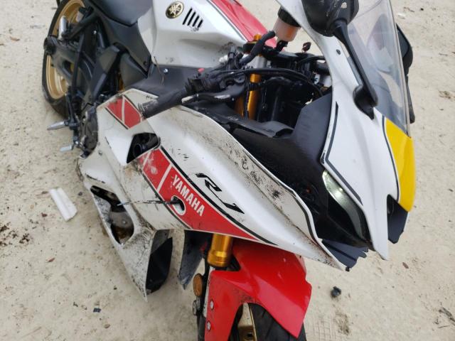 JYARM38E1NA002821 - 2022 YAMAHA YZFR7 WHITE photo 9