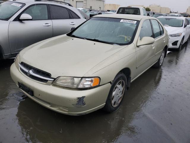 1N4DL01D1WC259572 - 1998 NISSAN ALTIMA XE BEIGE photo 2