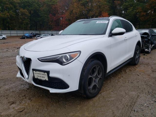 ZASFAKAN8J7B84052 - 2018 ALFA ROMEO STELVIO WHITE photo 2