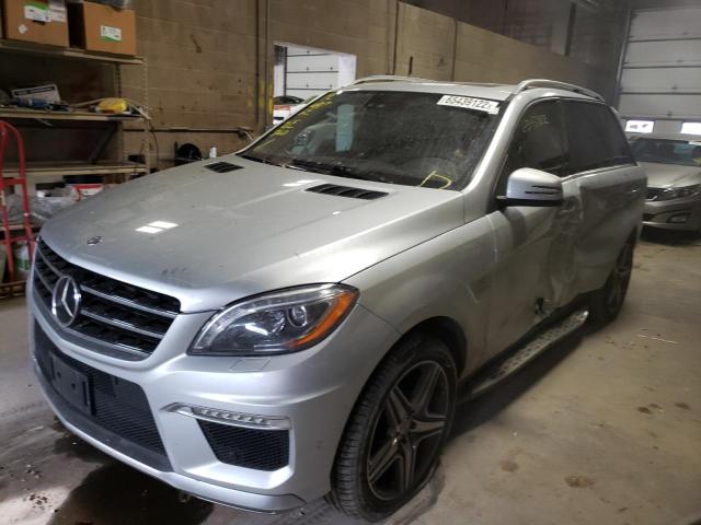 4JGDA7EB8DA111070 - 2013 MERCEDES-BENZ ML 63 AMG SILVER photo 2