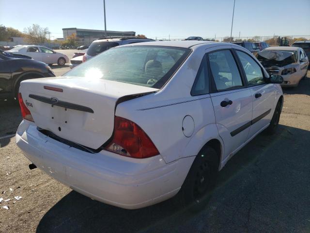 1FAFP33PX2W199936 - 2002 FORD FOCUS LX WHITE photo 4