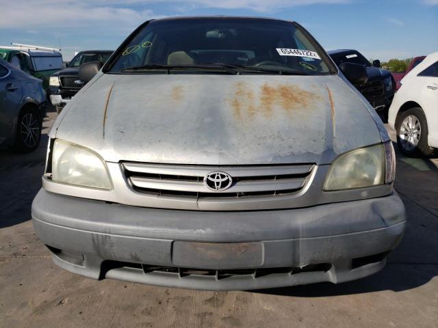 4T3ZF13C31U394849 - 2001 TOYOTA SIENNA LE SILVER photo 5