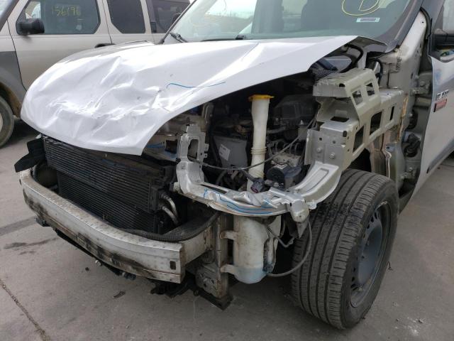 ZFBERFBT8G6C84044 - 2016 RAM PROMASTER SILVER photo 9