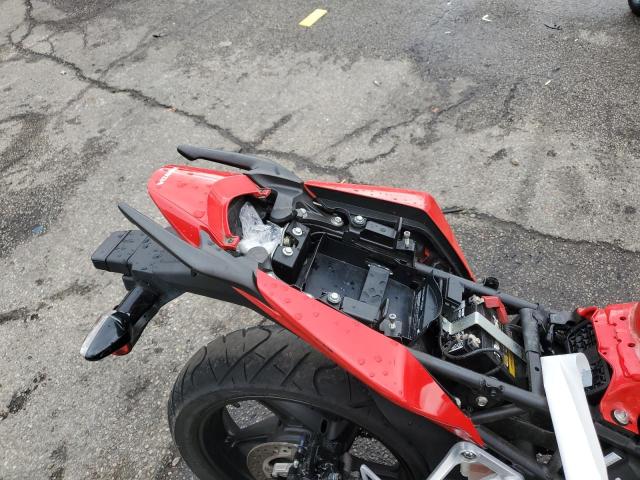 MLHNC5213F5101025 - 2015 HONDA CB300 F RED photo 6