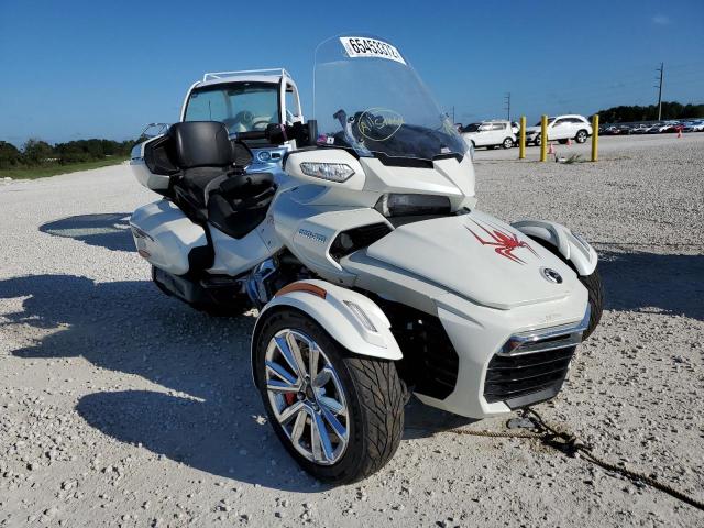 2BXREDD29HV001328 - 2017 CAN-AM SPYDER ROA WHITE photo 1