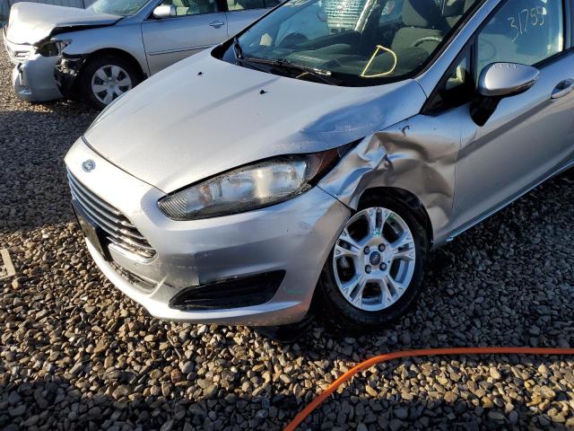 3FADP4EJ5FM214001 - 2015 FORD FIESTA SE SILVER photo 9