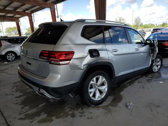 1V2CR2CA7JC581546 - 2018 VOLKSWAGEN ATLAS SE SILVER photo 4