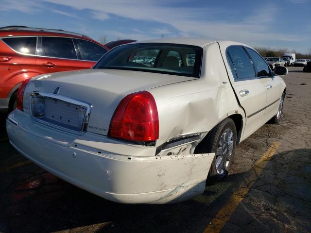 1LNHM83W24Y674921 - 2004 LINCOLN TOWN CAR U WHITE photo 4