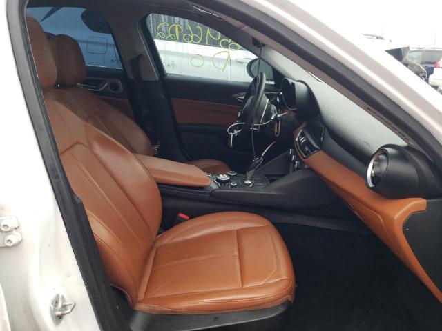 ZARFAEDNXH7549255 - 2017 ALFA ROMEO GIULIA Q4 WHITE photo 5