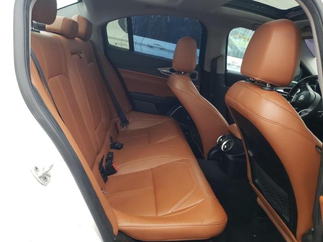 ZARFAEDNXH7549255 - 2017 ALFA ROMEO GIULIA Q4 WHITE photo 6