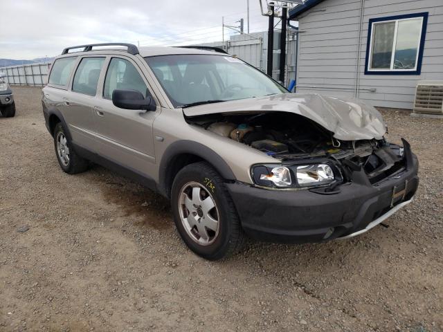 YV1SZ59HX31111765 - 2003 VOLVO XC70 GOLD photo 1