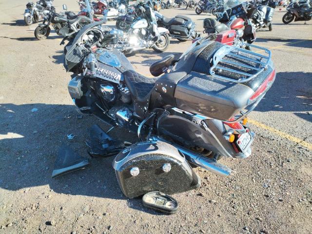 56KTRAAAXG3337469 - 2016 INDIAN MOTORCYCLE CO. ROADMASTER BLUE photo 3