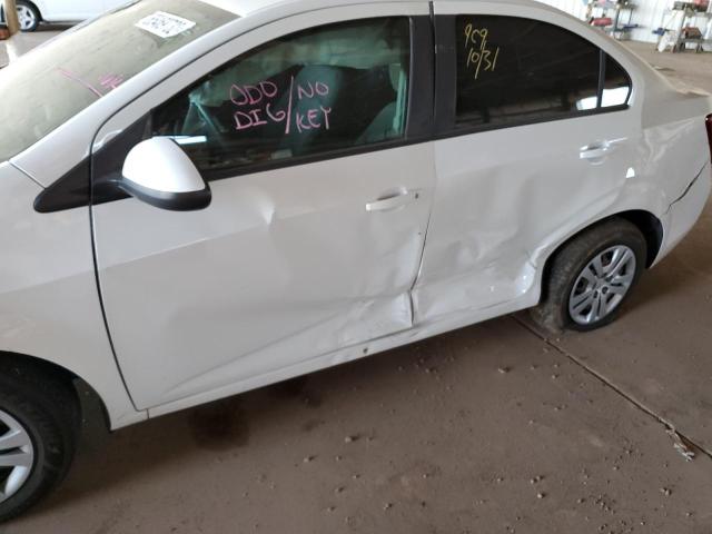 1G1JB5SHXH4178462 - 2017 CHEVROLET SONIC LS WHITE photo 9