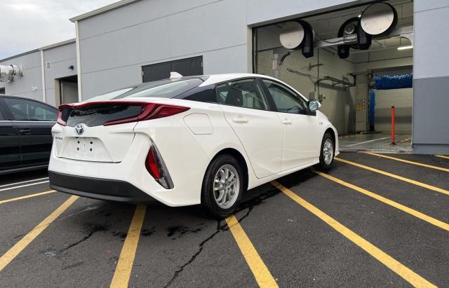 JTDKAMFP9N3212080 - 2022 TOYOTA PRIUS PRIM 白色 照片 4