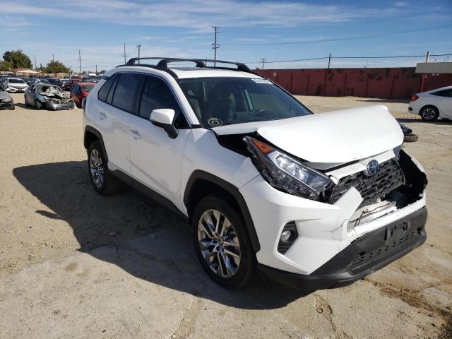 2T3C1RFV9LW073529 - 2020 TOYOTA RAV4 XLE P WHITE photo 1