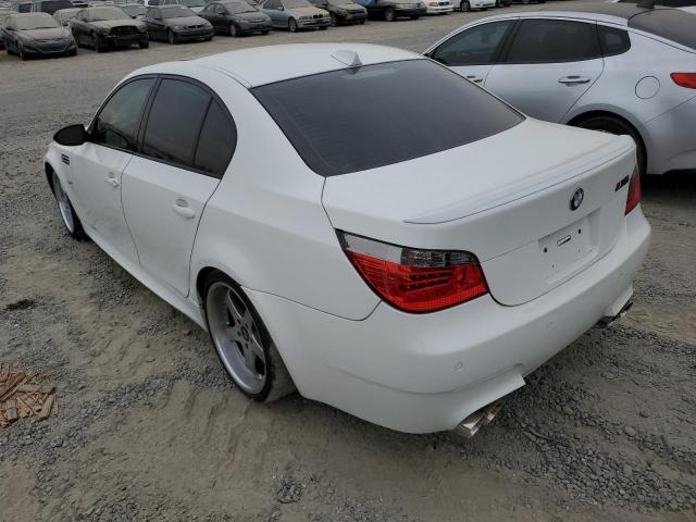 WBSNB935X6B581587 - 2006 BMW M5 WHITE photo 3