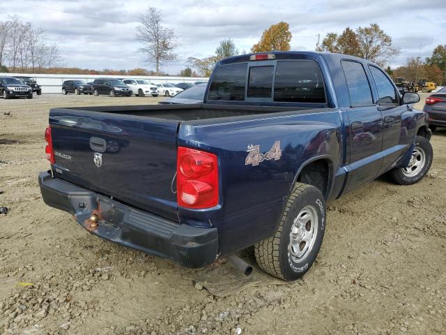 1D7HW28KX7S138586 - 2007 DODGE DAKOTA QUA BLUE photo 4