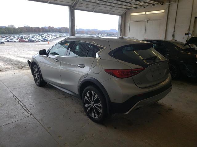 SJKCH5CR8HA025759 - 2017 INFINITI QX30 BASE SILVER photo 3