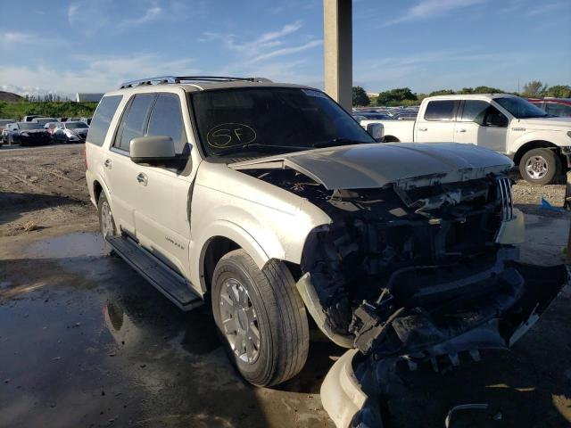 5LMFU27R64LJ38492 - 2004 LINCOLN NAVIGATOR 白色 照片 1