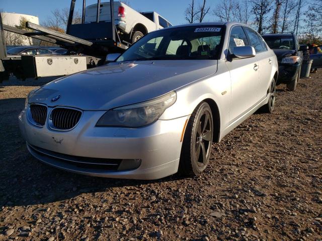 WBANV13558BZ48041 - 2008 BMW 528 XI GRAY photo 2