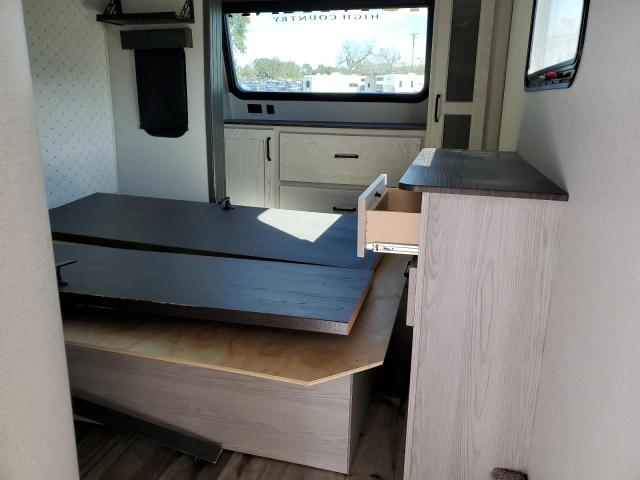 4YDFHMR23NA741708 - 2022 KEYSTONE MONTANA WHITE photo 5