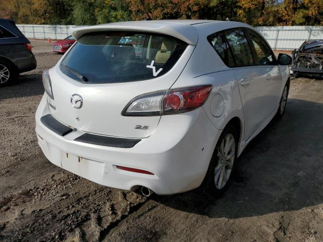 JM1BL1K65B1371661 - 2011 MAZDA 3 S WHITE photo 4