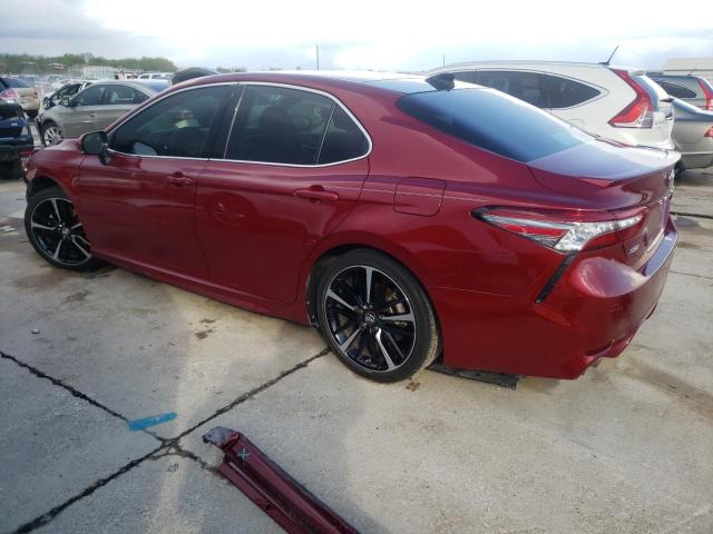 4T1B61HKXJU572718 - 2018 TOYOTA CAMRY XSE BURGUNDY photo 2