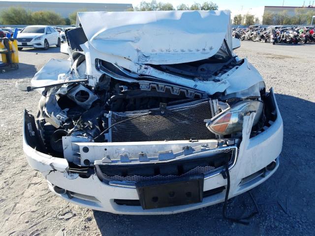 1G1ZE5E18BF223158 - 2011 CHEVROLET MALIBU LTZ თეთრი ფოტო 9