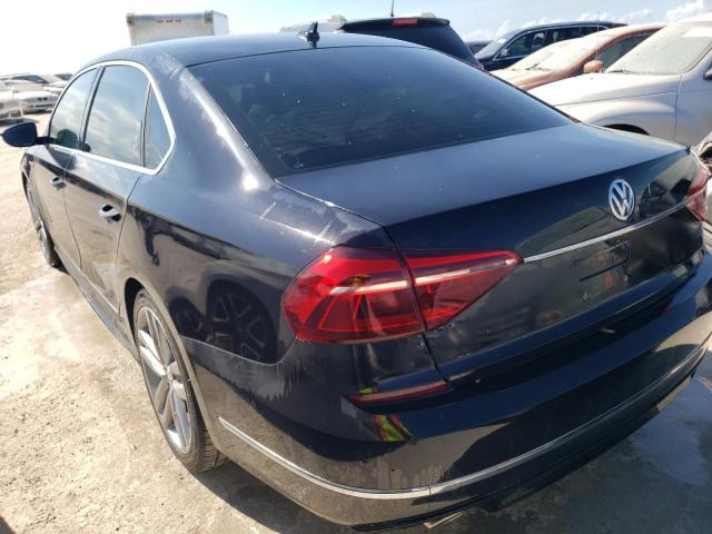 1VWDT7A34HC026926 - 2017 VOLKSWAGEN PASSAT R-L BLACK photo 3