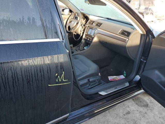 1VWDT7A34HC026926 - 2017 VOLKSWAGEN PASSAT R-L BLACK photo 9