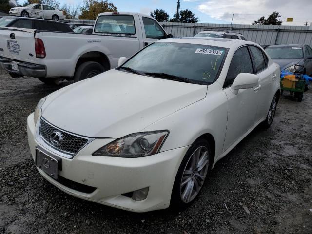 JTHBE262262002939 - 2006 LEXUS IS 350 WHITE photo 2