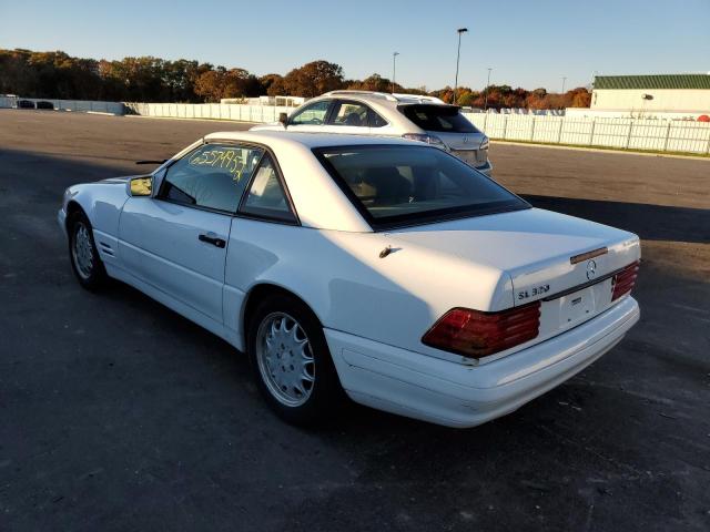 WDBFA63F4VF143885 - 1997 MERCEDES-BENZ SL 320 WHITE photo 3