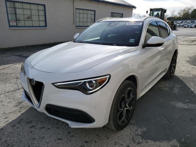 ZASPAKBN3L7C84565 - 2020 ALFA ROMEO STELVIO TI WHITE photo 2