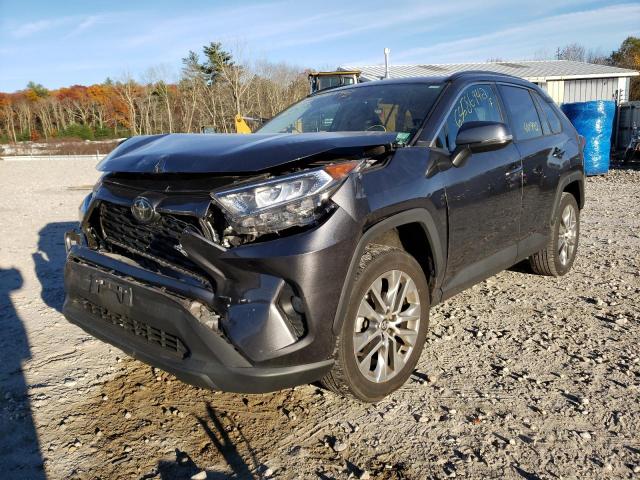 2T3A1RFV8MC150644 - 2021 TOYOTA RAV4 XLE P GRAY photo 2