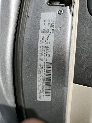 2C4RC1GG8KR552345 - 2019 CHRYSLER PACIFICA L SILVER photo 10