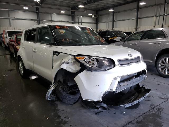 KNDJN2A25G7401868 - 2016 KIA SOUL WHITE photo 1